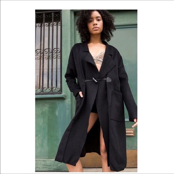 𝅺BLACK Oversized Coat with Toggle Closure - Picture 1 of 8